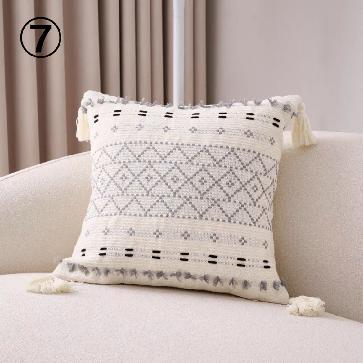 もこもこ シンプル 白ベース クッション